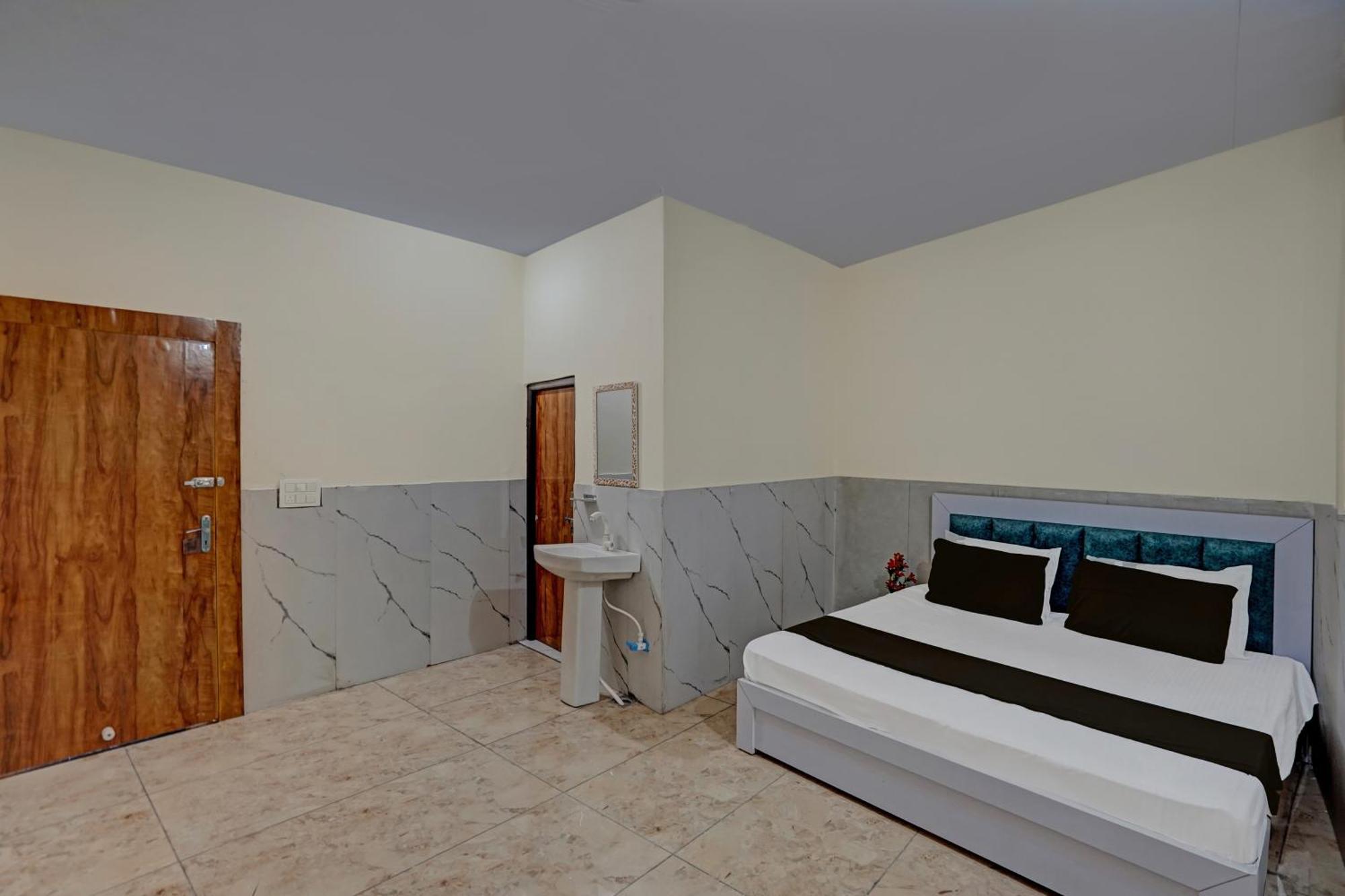 Hotel O Abhinav Hotel Нойда Екстер'єр фото