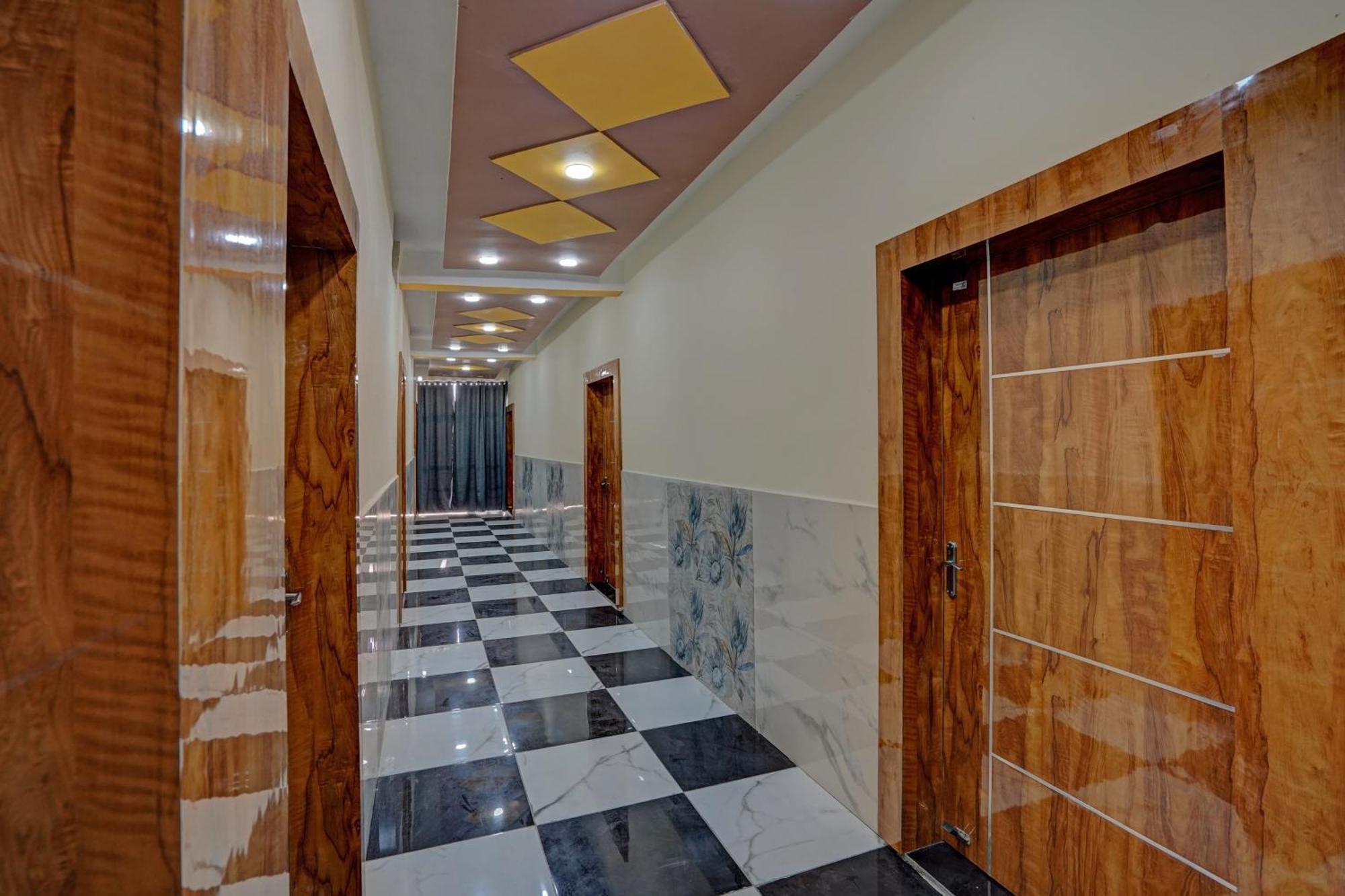 Hotel O Abhinav Hotel Нойда Екстер'єр фото